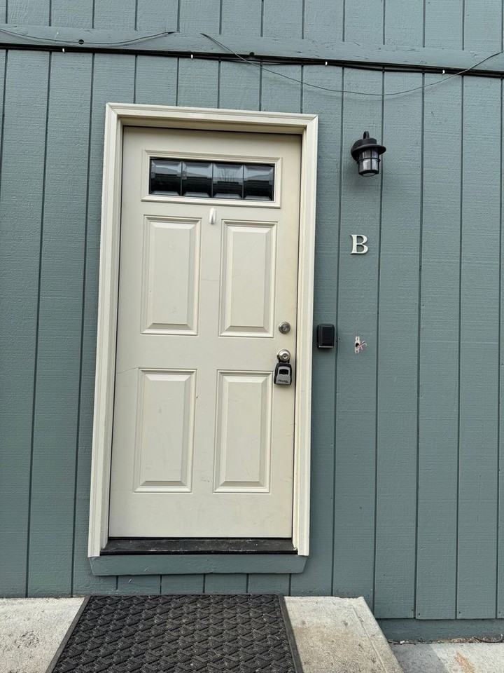 8010 Northwind Ave - Photo 2 of 18