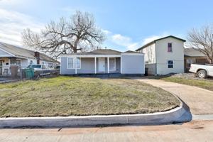 featured image of 1426 Ne 24th St