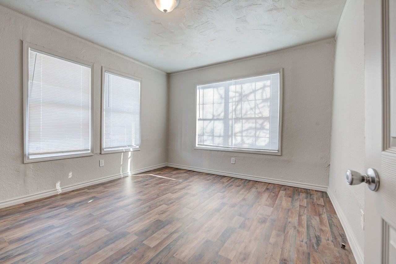 1426 Ne 24th St - Photo 7 of 50