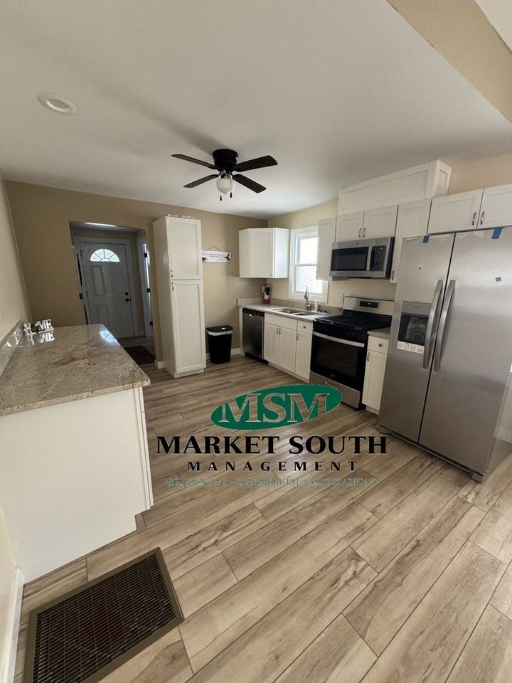 905 Elliott Ave - Photo 2 of 27