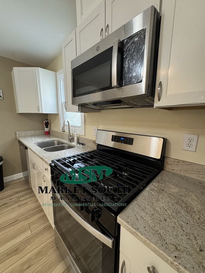 905 Elliott Ave - Photo 3 of 27