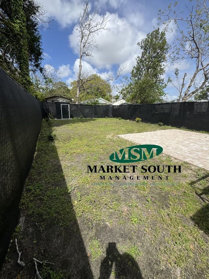 905 Elliott Ave - Photo 5 of 27