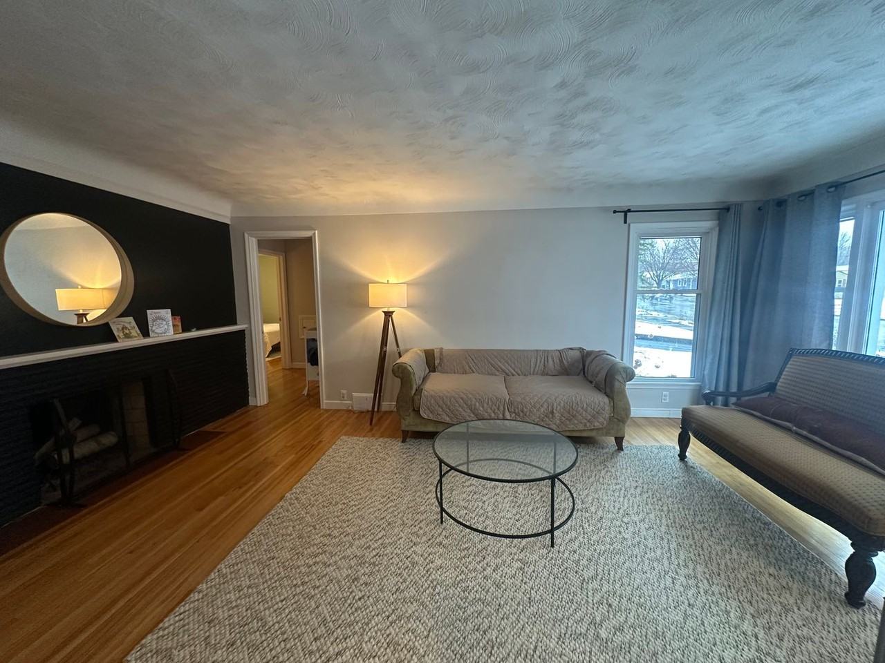 1743 Montreal Ave - Photo 2 of 38