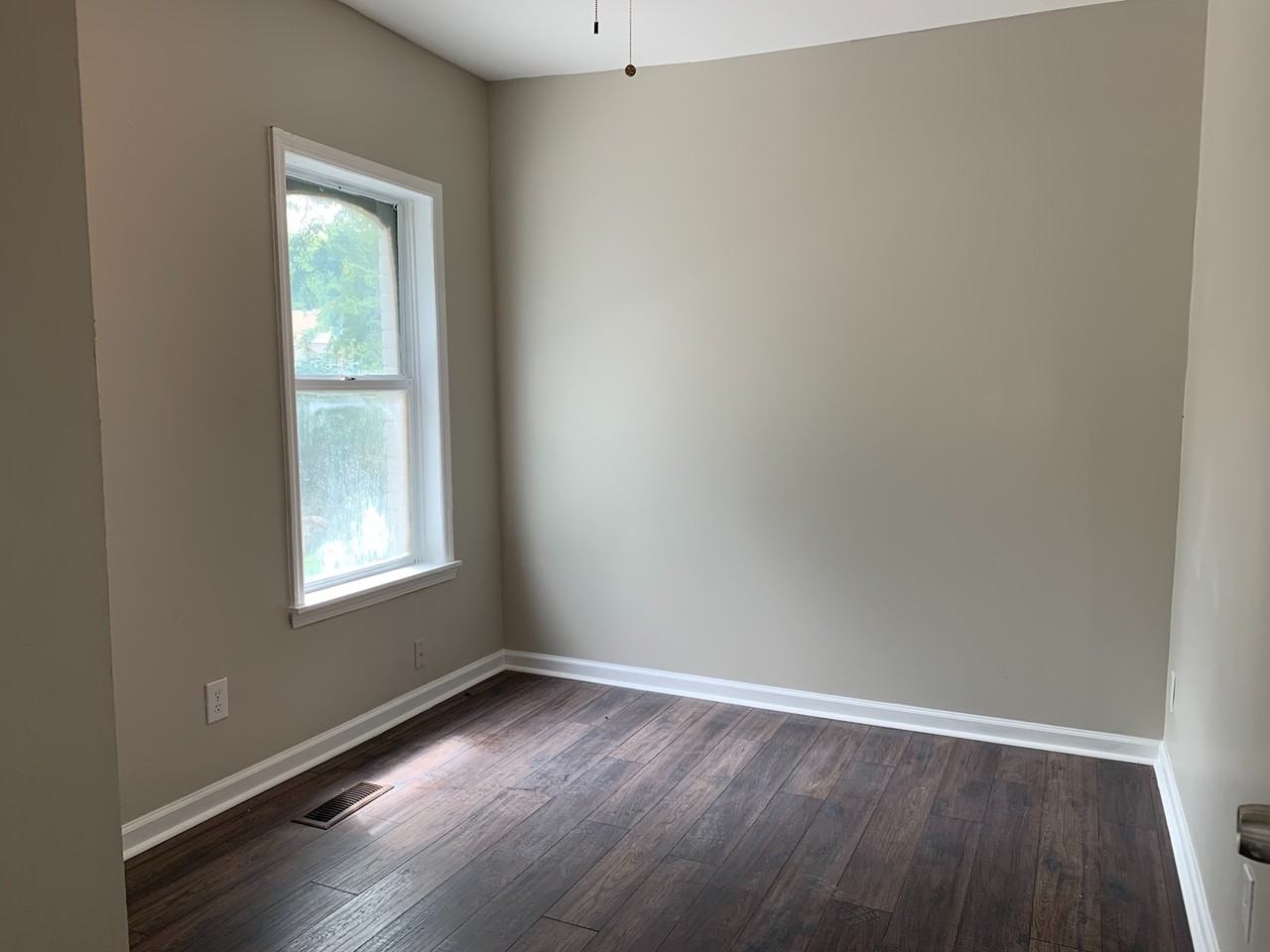 2415 Booker St - Photo 4 of 6