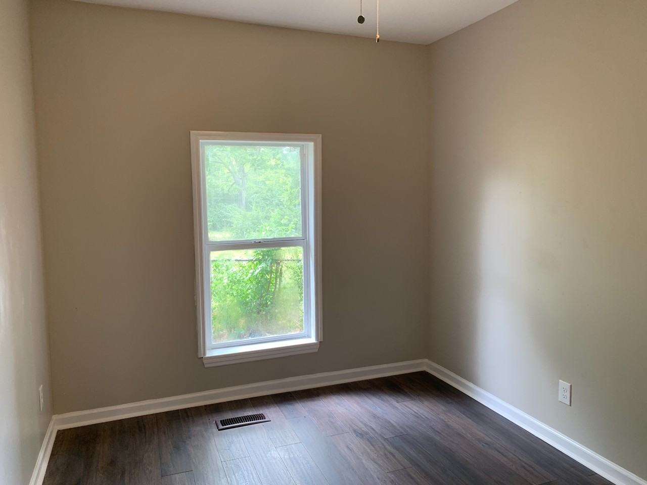 2415 Booker St - Photo 5 of 6