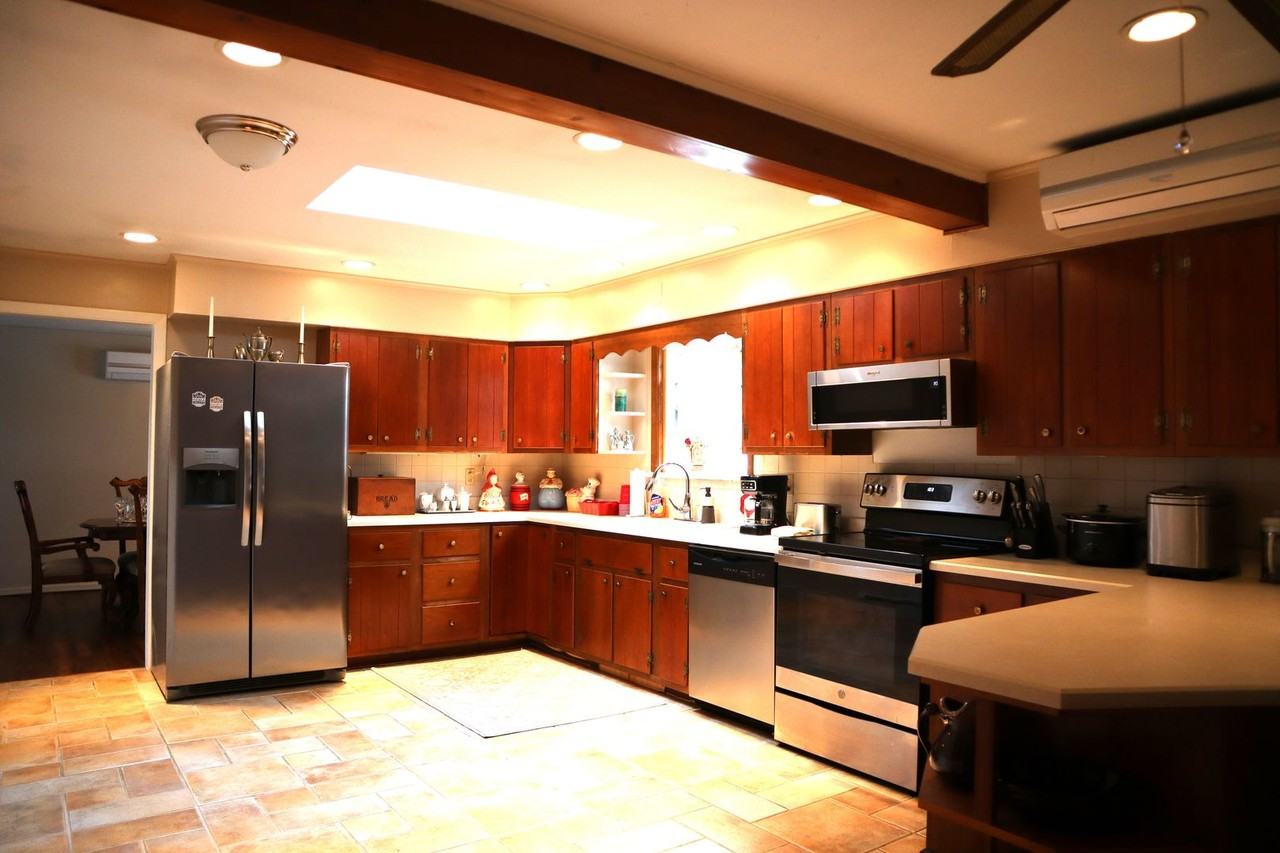 763 S 6th St - Photo 3 of 17