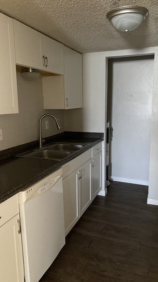 935 Linde Avenue - Photo 3 of 11