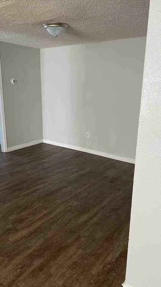 935 Linde Avenue - Photo 5 of 11