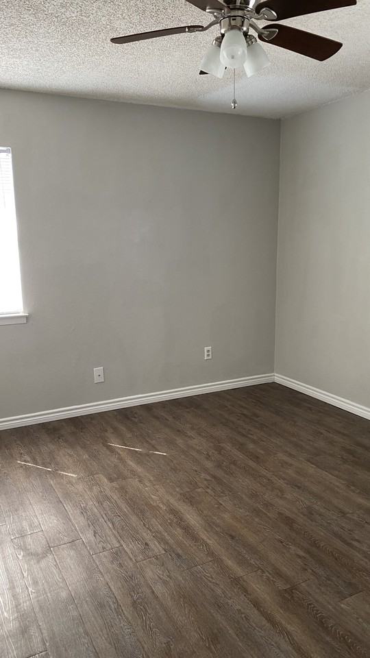 935 Linde Avenue - Photo 6 of 11