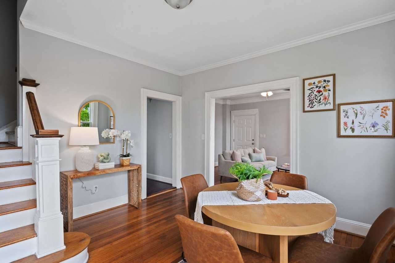 224 Virginia Ave - Photo 4 of 11
