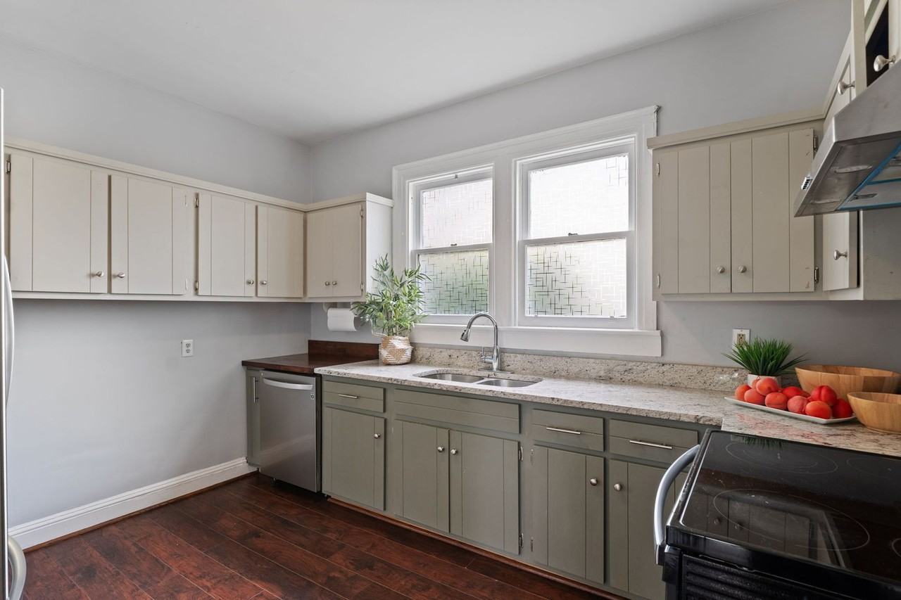 224 Virginia Ave - Photo 7 of 11