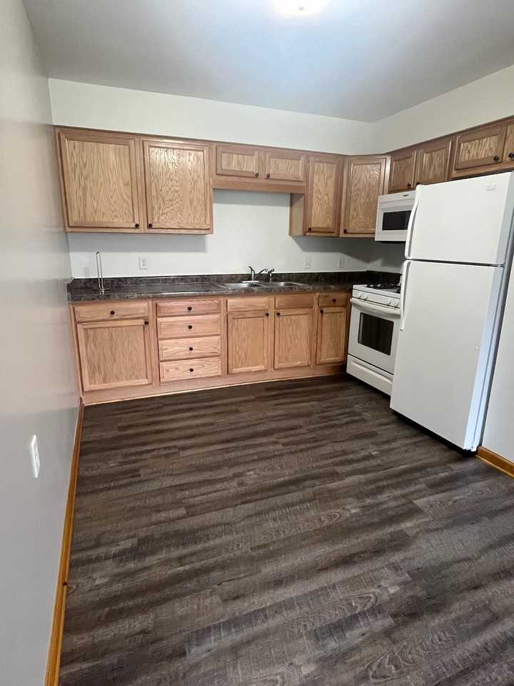 Avery Avenue - Photo 2 of 13