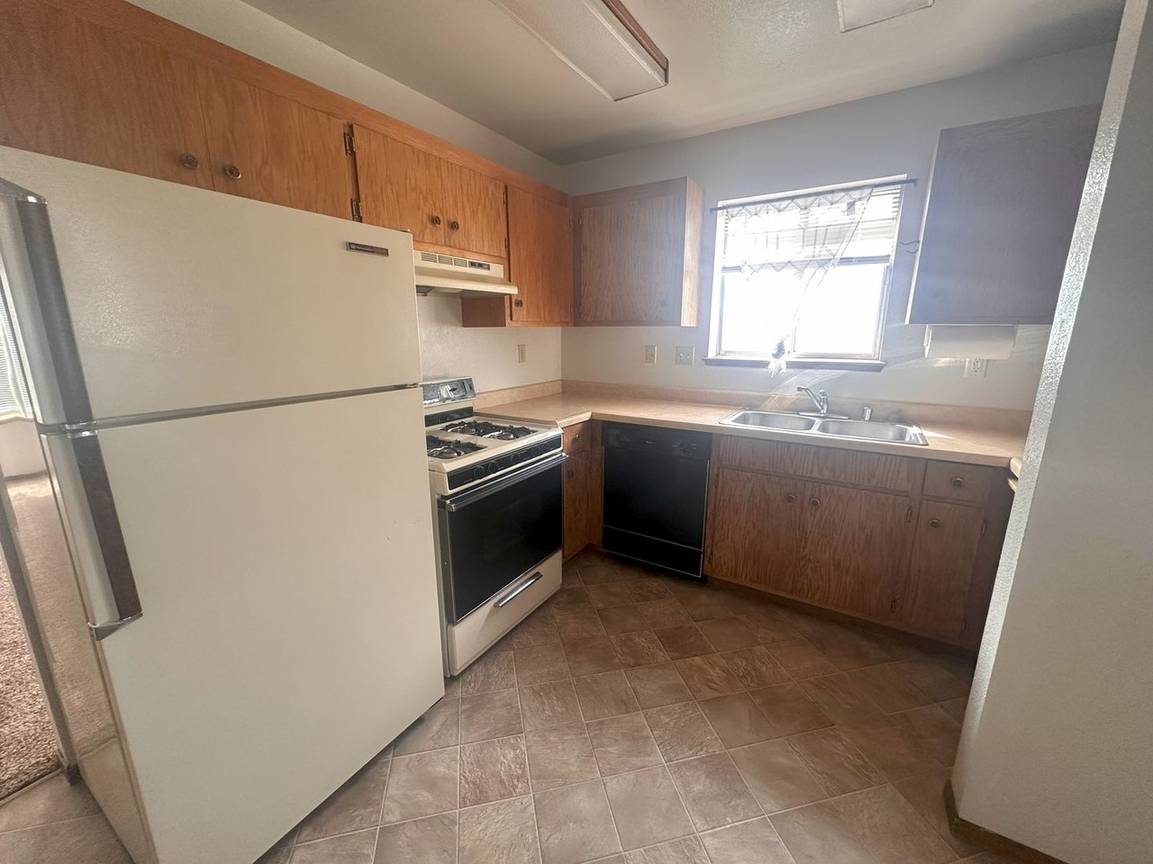 304 Richmond Rd #B - Photo 7 of 13