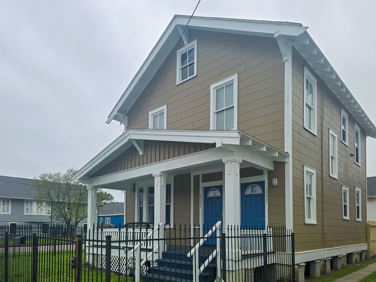 2225 35th Street up - Photo 2 of 38
