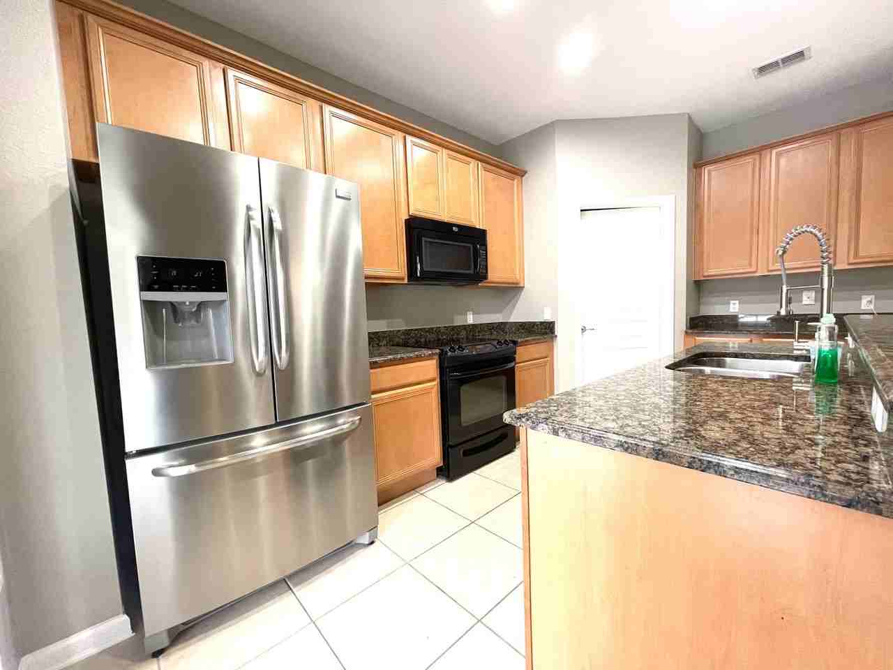 7727 Fairgrove Ave - Photo 5 of 24