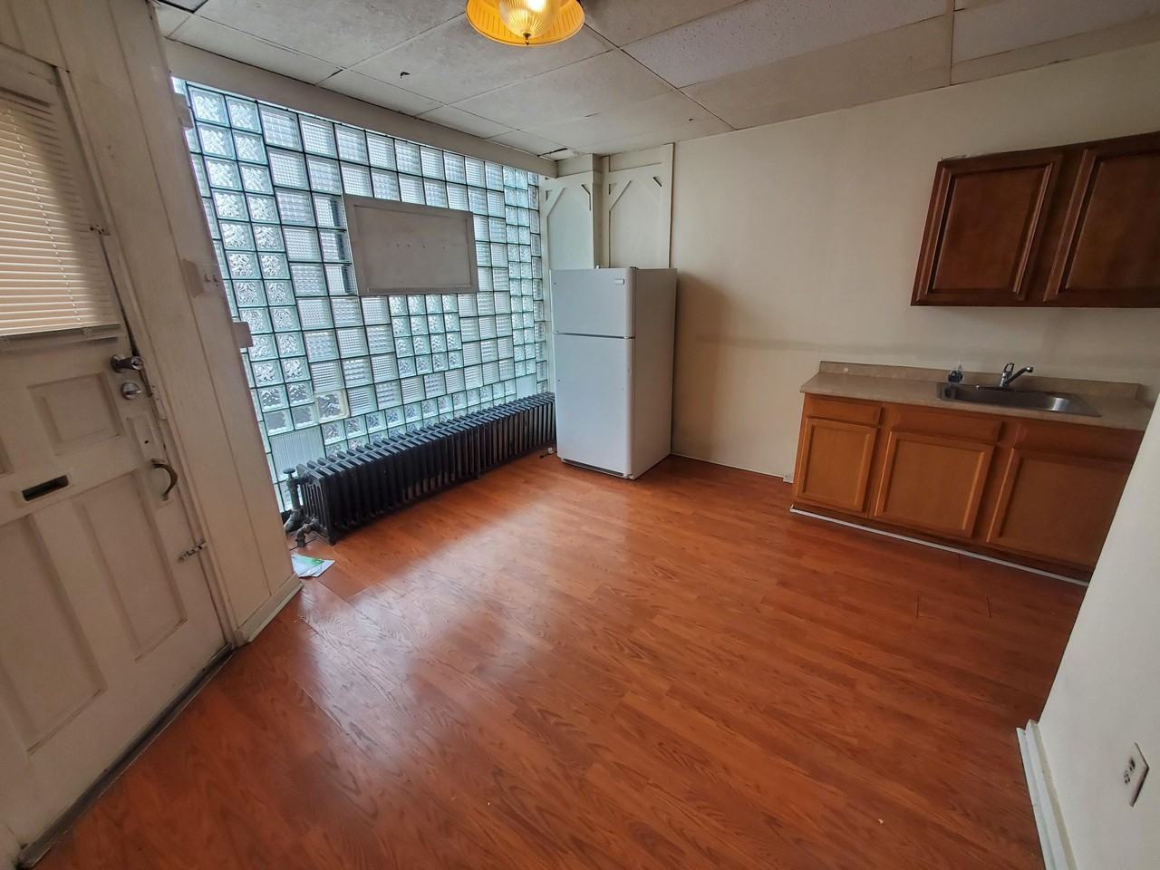 960 N 11th St - Photo 2 of 7