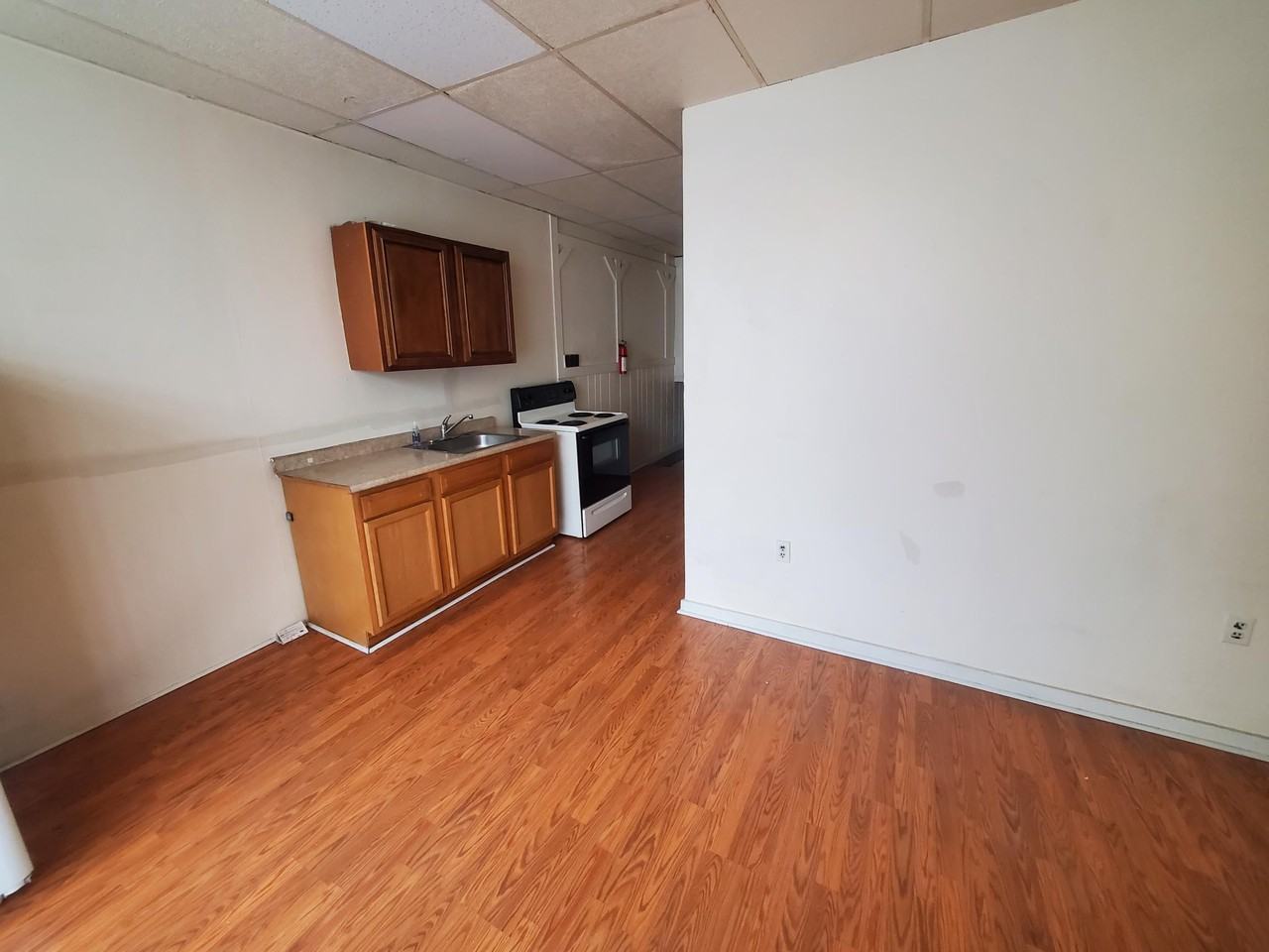 960 N 11th St - Photo 3 of 7