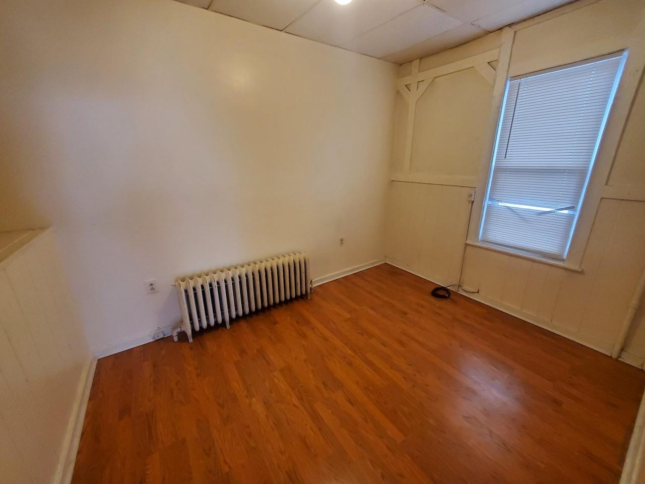 960 N 11th St - Photo 5 of 7