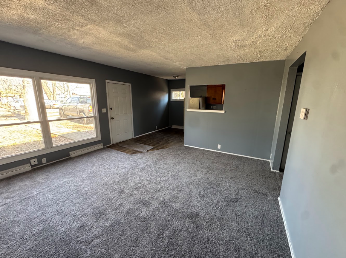 1209 East 11th Street - Photo 5 of 10