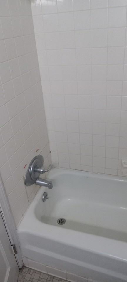 429 Somerset Avenue - Photo 4 of 12