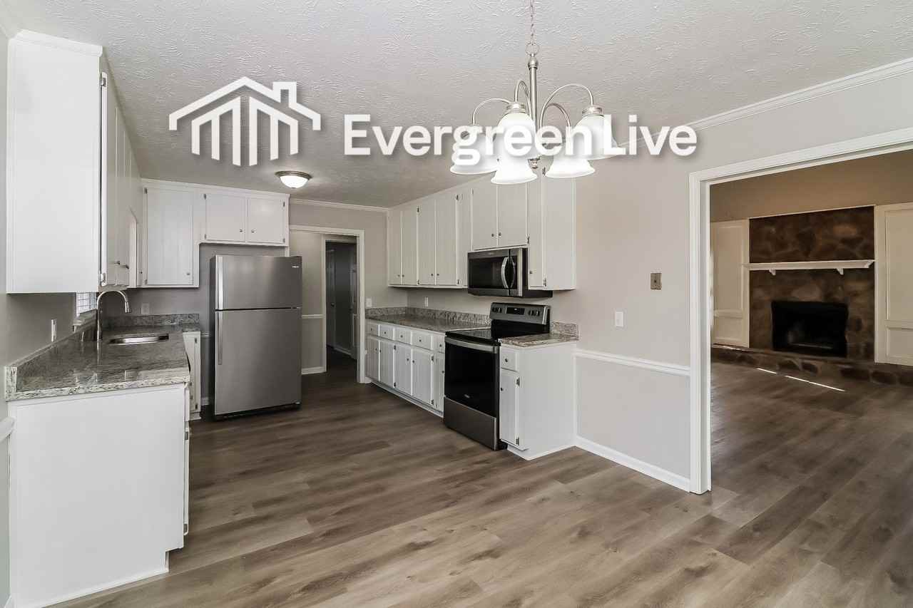 5040 Waterford Dr Sw - Photo 3 of 22