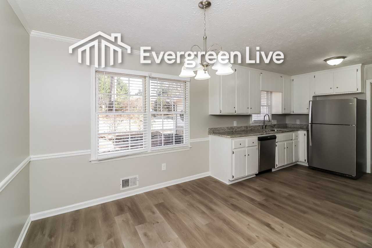 5040 Waterford Dr Sw - Photo 5 of 22