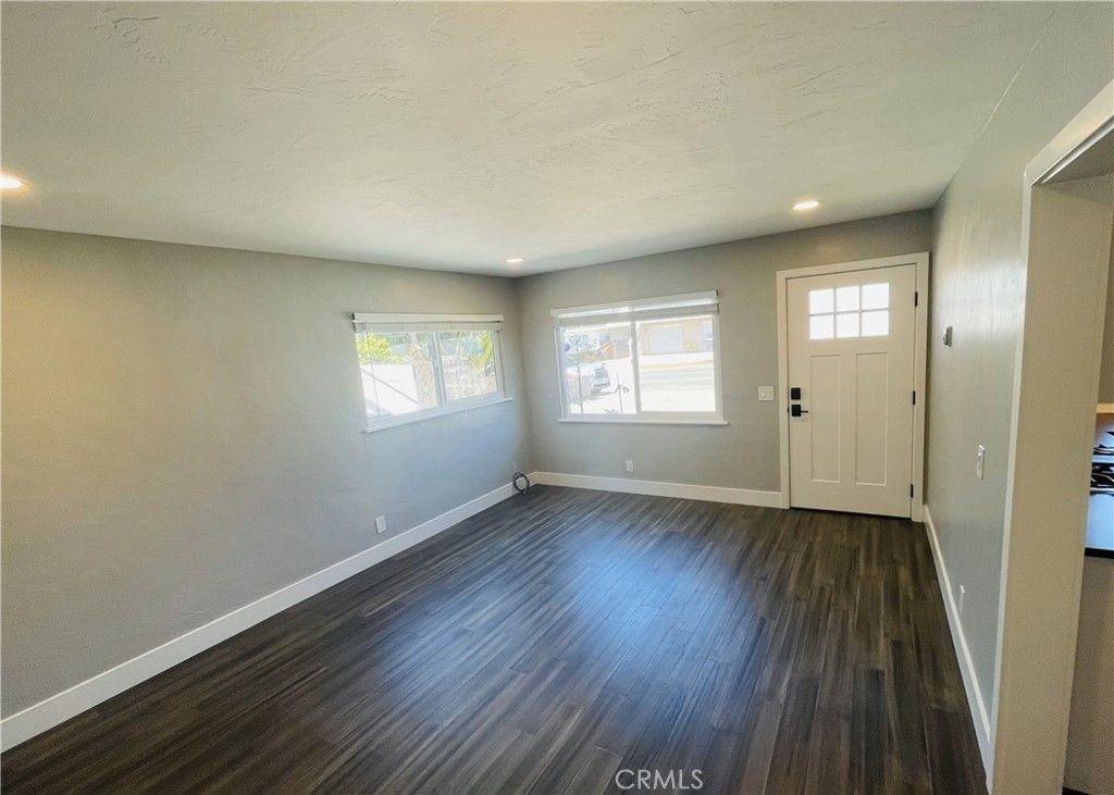 402 Avalon St - Photo 3 of 10