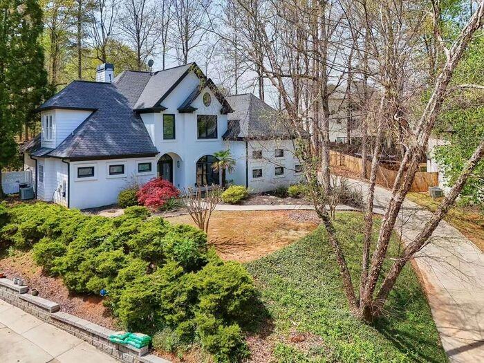 2145 Knightsbridge Way - Photo 2 of 35