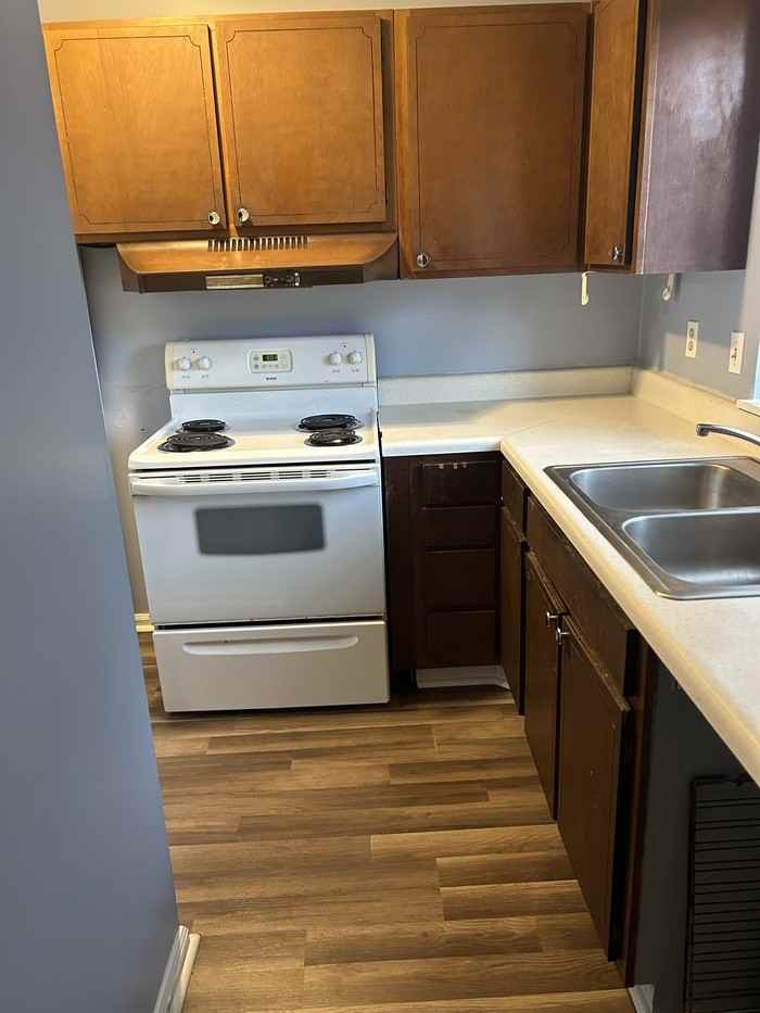 6276 Carolina Hwy - Photo 3 of 13