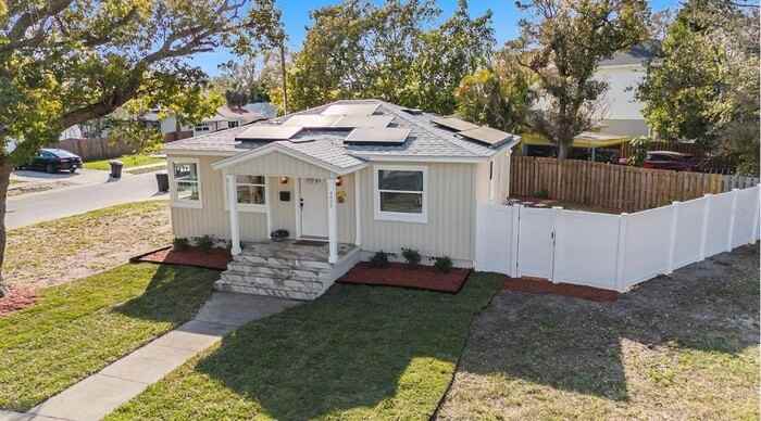 4600 21st St N - Photo 3 of 27