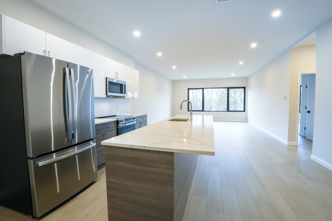 680 Worcester St #305 - Photo 2 of 9