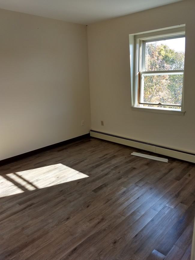 609 Ocean Ave #24 - Photo 5 of 9