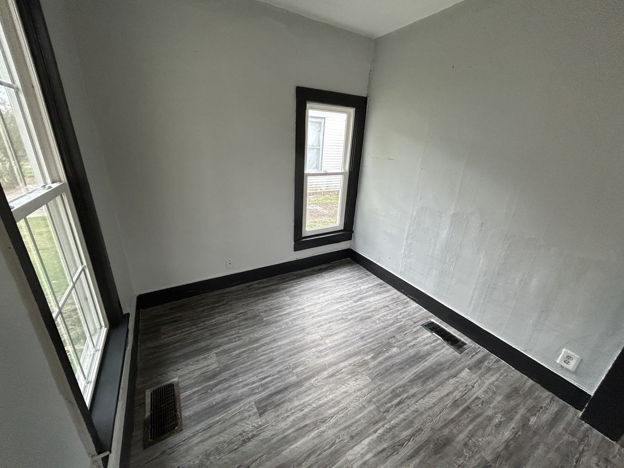 841 E Young Ave #NA - Photo 2 of 15