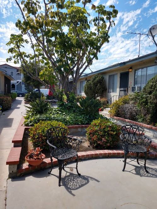 1058 Termino Ave #1 - Photo 2 of 11