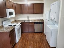 1025 Oak St #4 - Photo 1 of 1