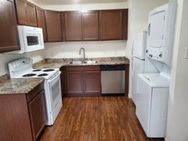 featured image of 1025 Oak St #4