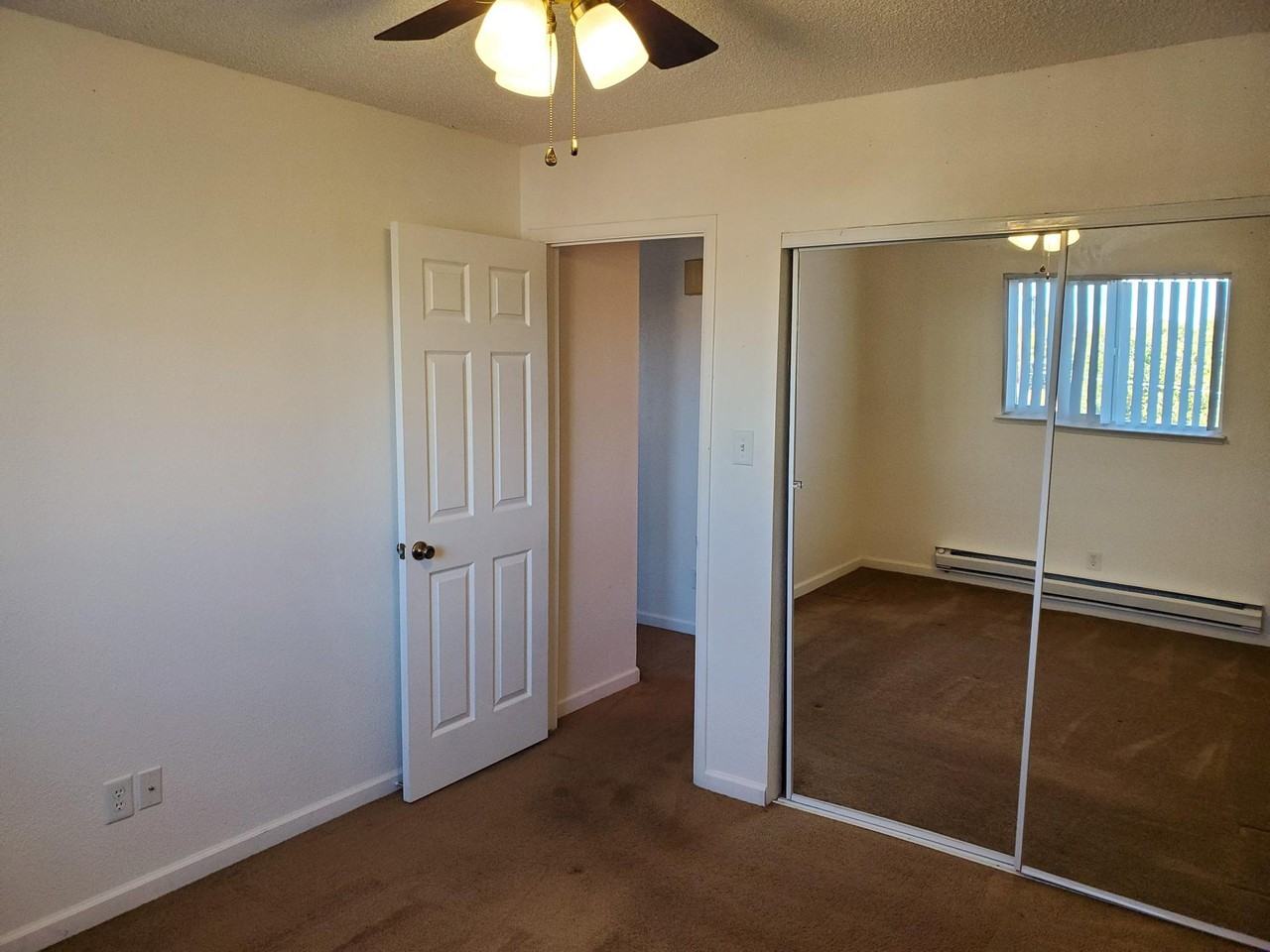 1025 Oak St #4 - Photo 5 of 8