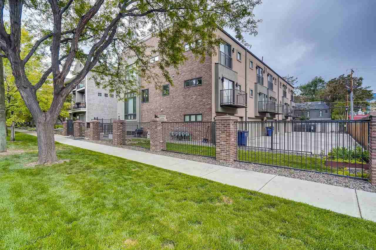 1657 N Franklin St - Photo 3 of 30