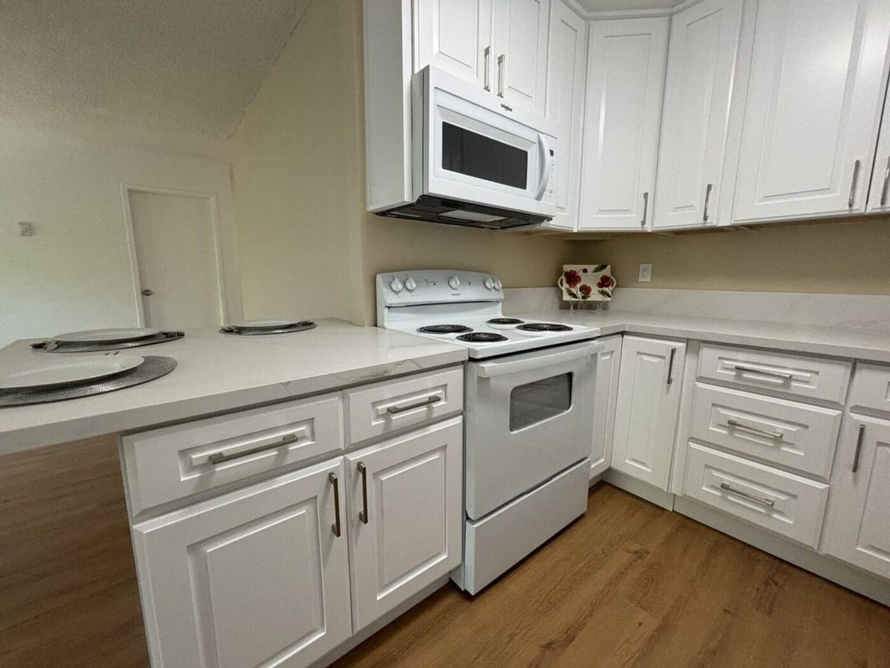 Casa de Helix Apartments - Photo 6 of 50