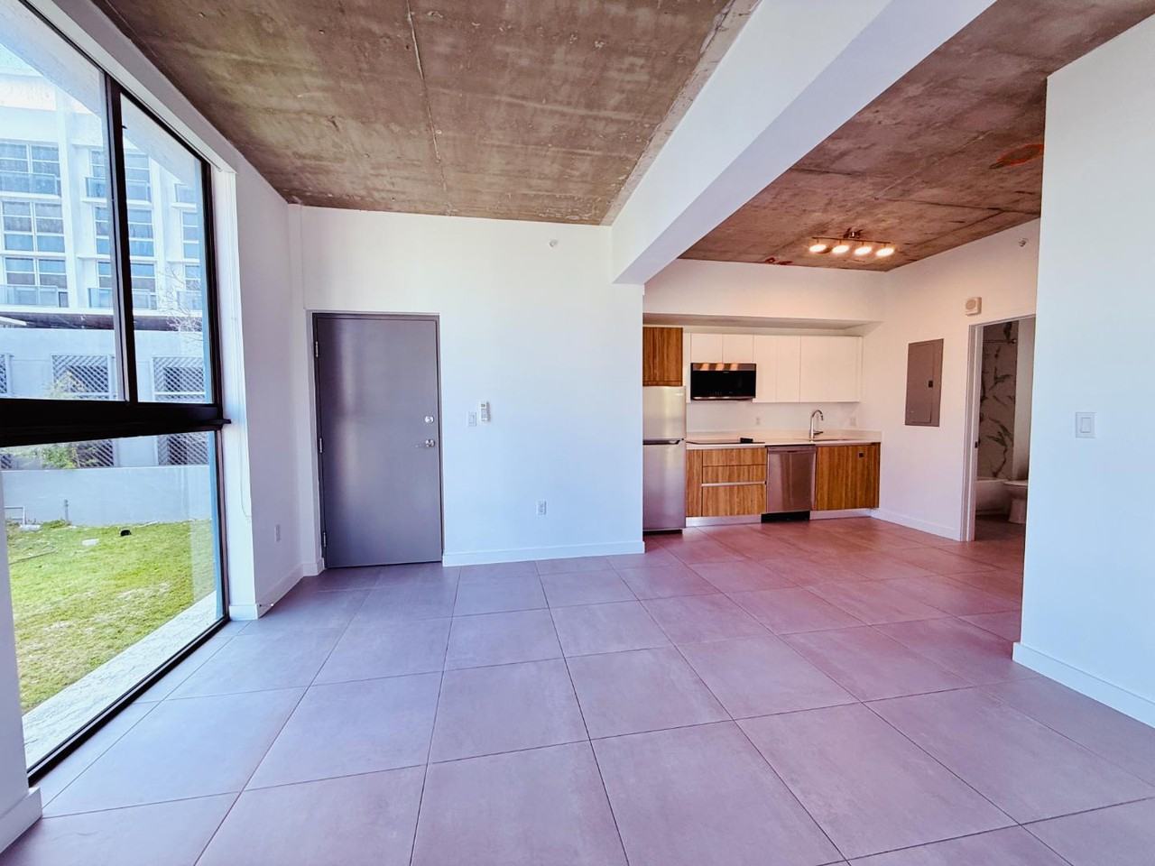 1159 NW 8 AVE - Photo 5 of 23