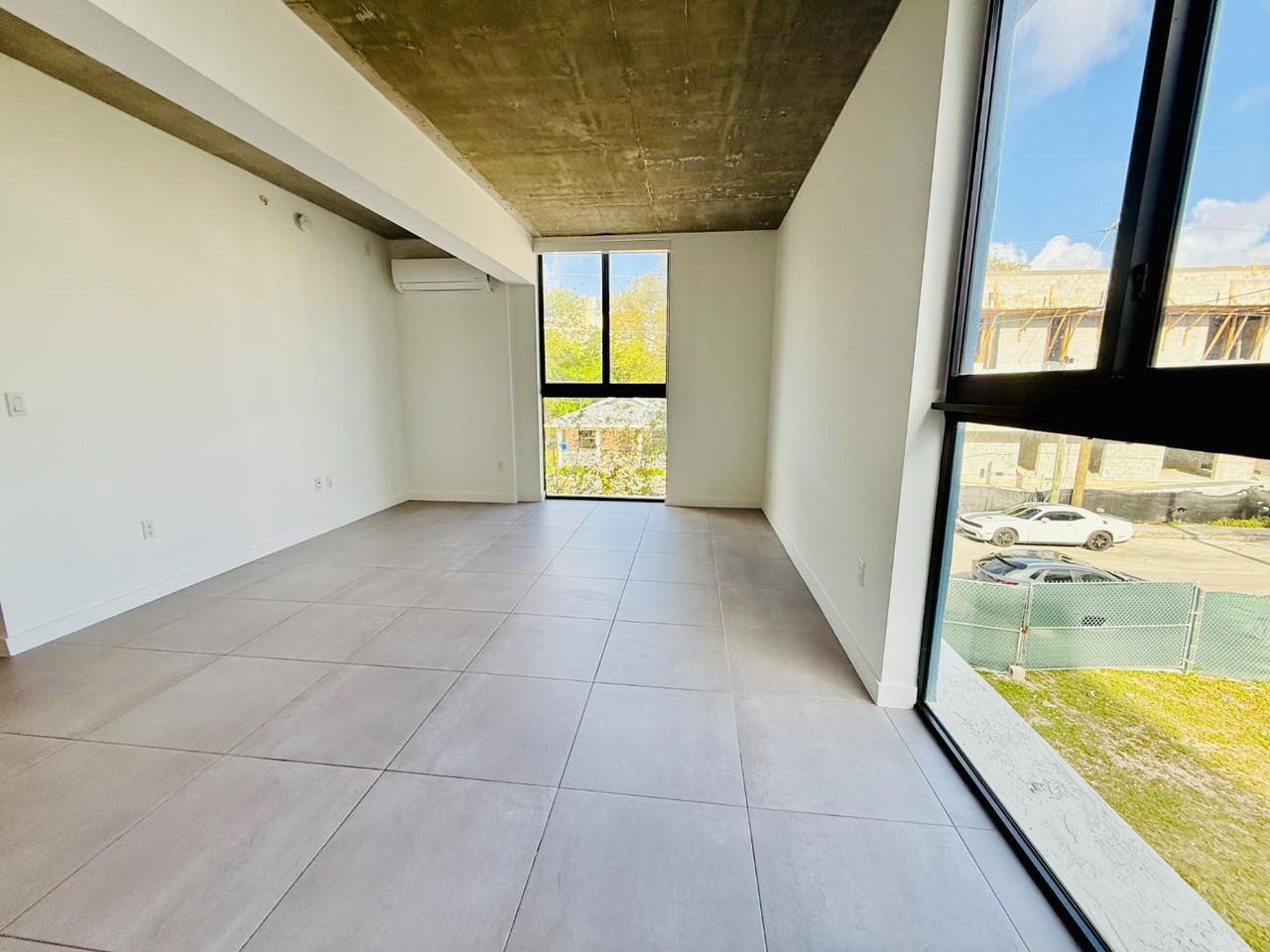 1159 NW 8 AVE - Photo 6 of 23