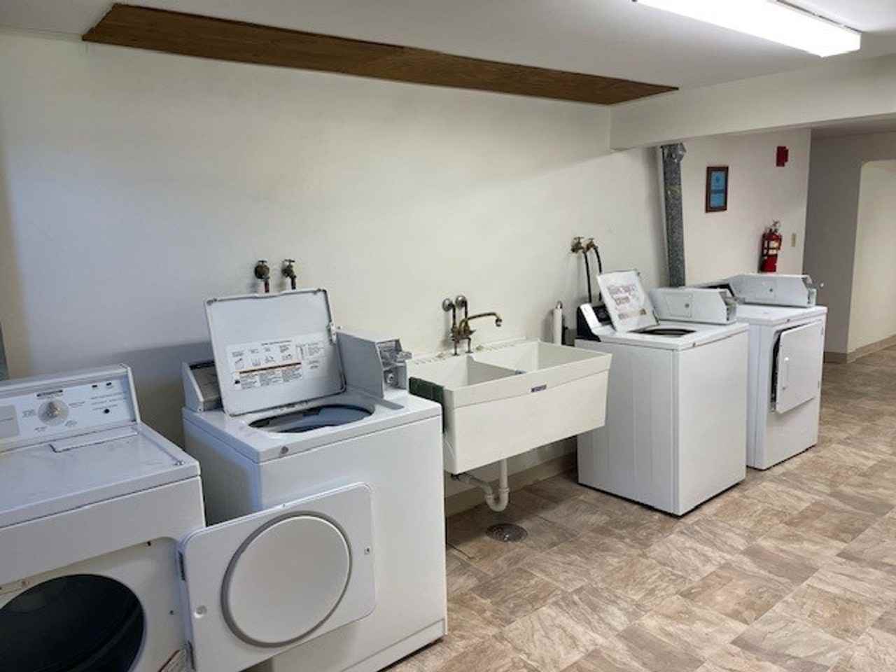 August Management presents the Imperial House - Photo 5 of 50