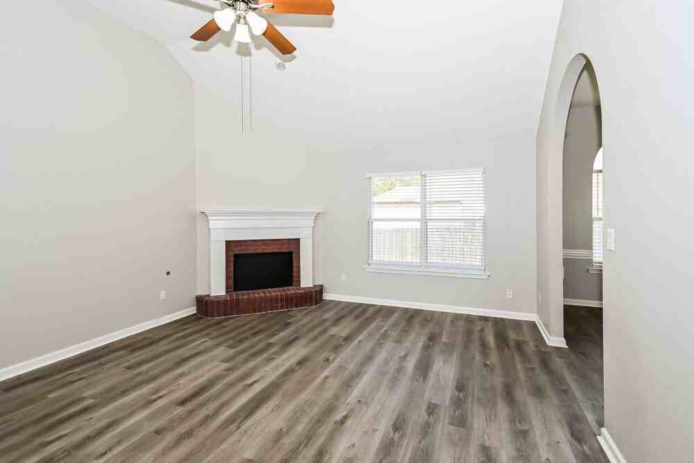 9946 Rachel Shea Ave - Photo 3 of 16
