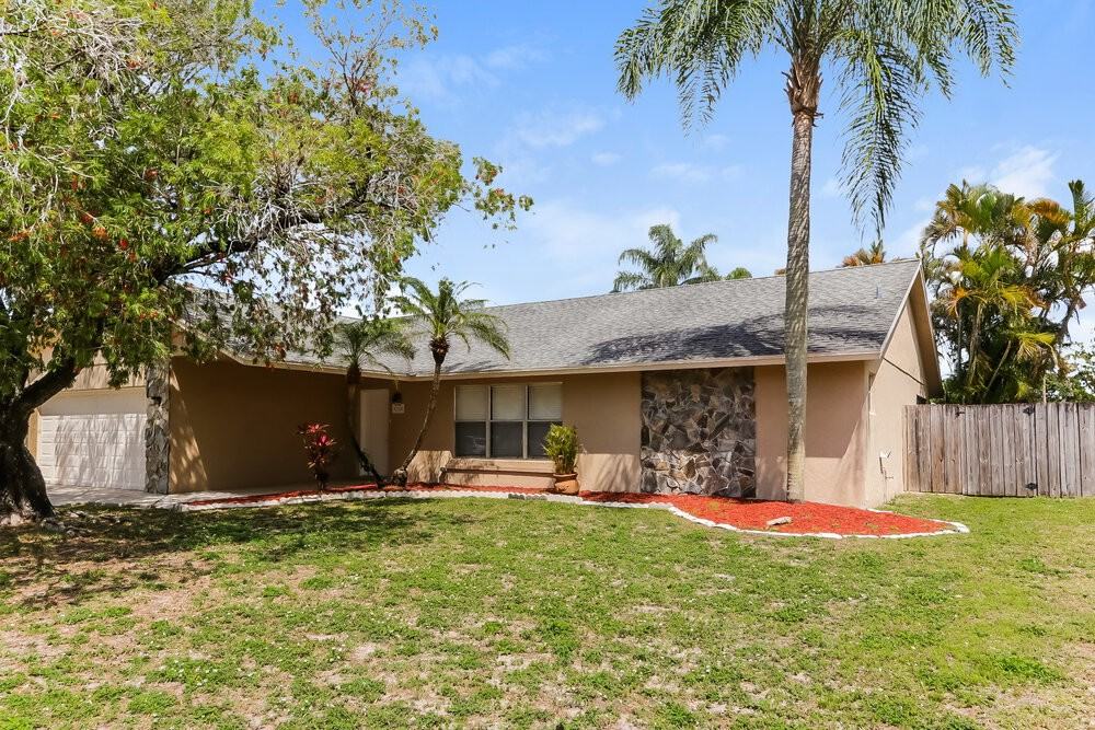 115 Valencia St - Photo 3 of 16