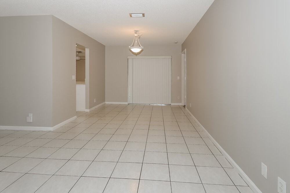 115 Valencia St - Photo 7 of 16