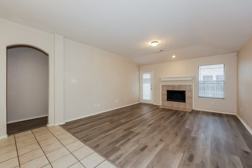 7201 Lake Front Trl - Photo 3 of 16