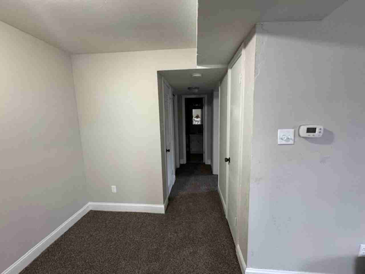 1900-04 Canterbury Court Apartments - Photo 3 of 15