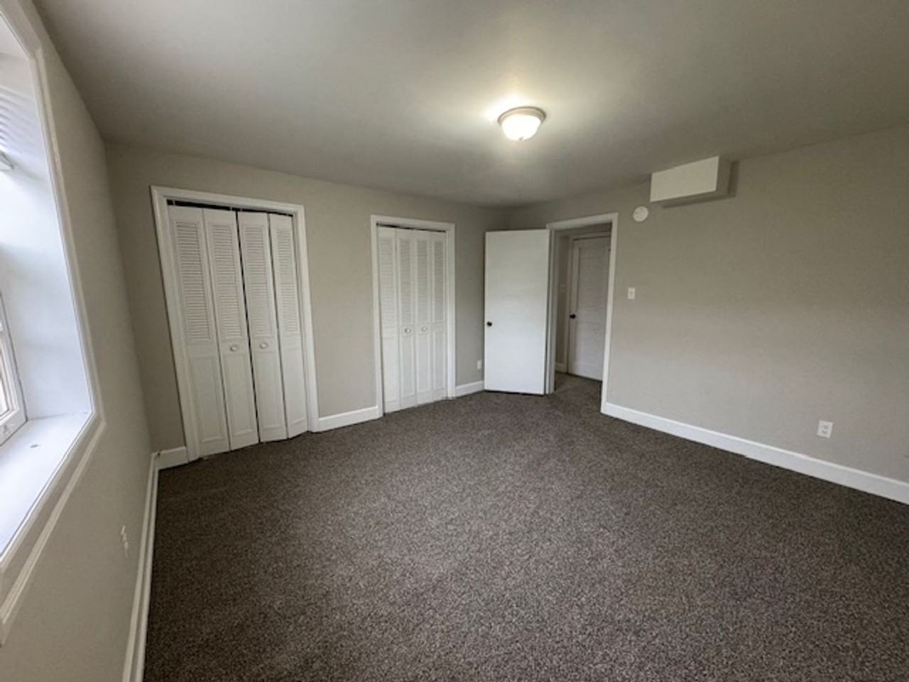 1900-04 Canterbury Court Apartments - Photo 5 of 15