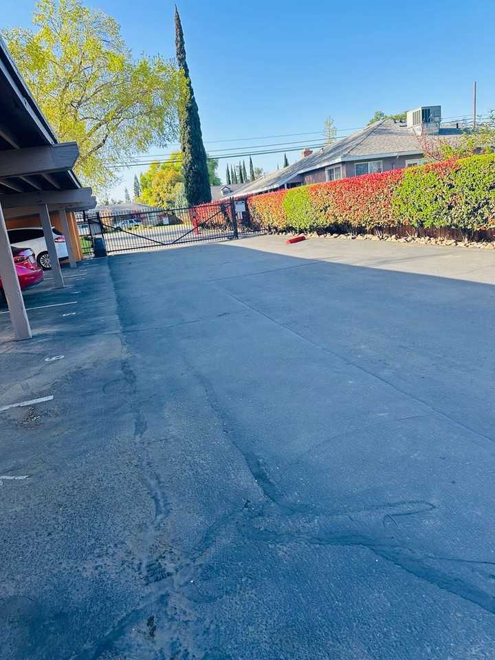 Whitney Villa Apartments - Photo 2 of 50