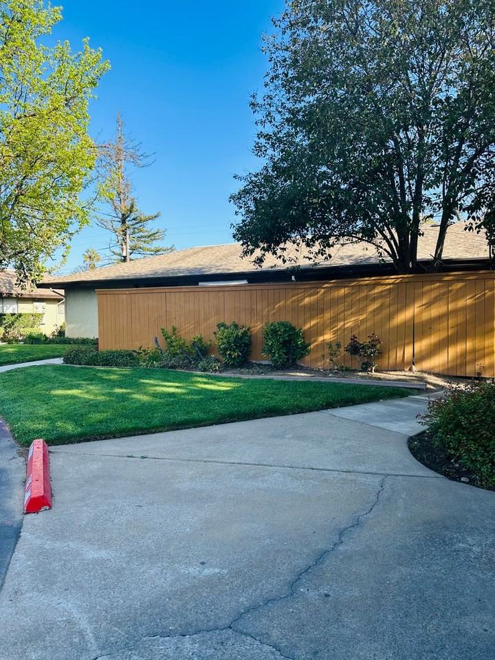 Whitney Villa Apartments - Photo 3 of 50